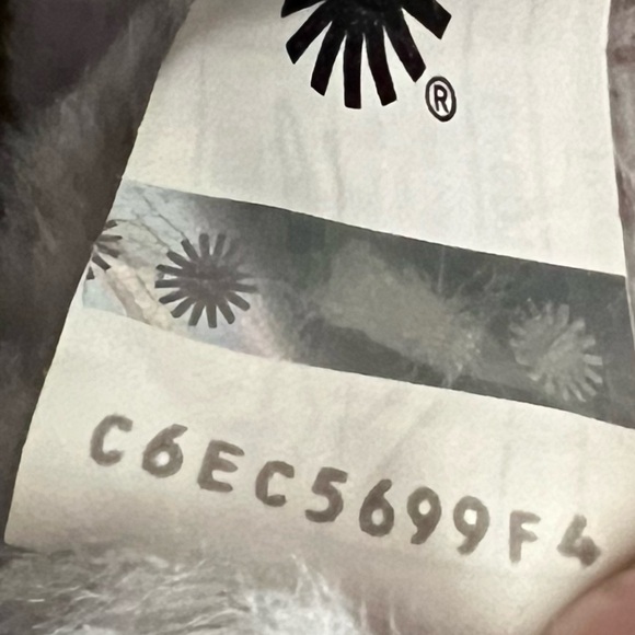 Ugg kid’s classic short II sequin star denim blue silver boot. Size 3 - Picture 8 of 12